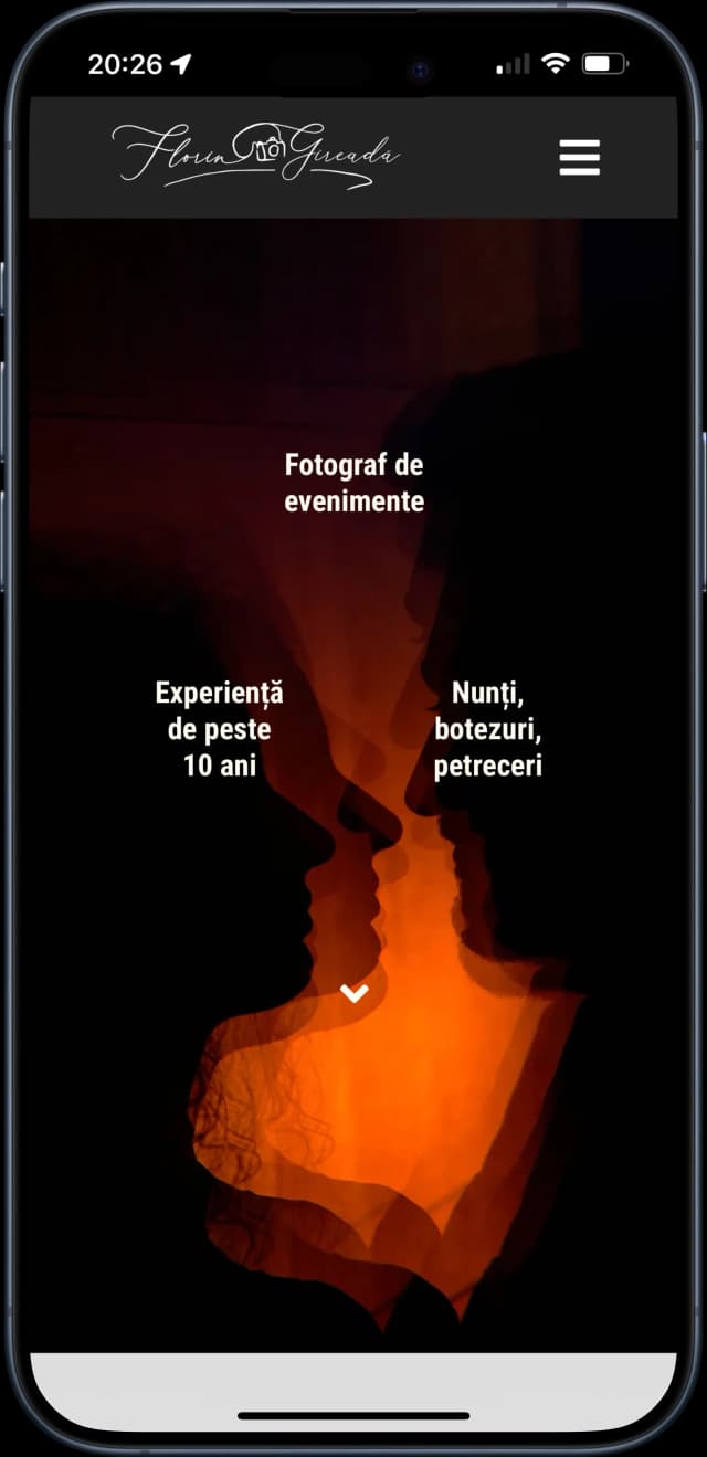 Phone cu un website de fotografie pe ecran